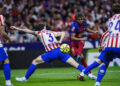 «Барселона» вырвала победу у «Атлетико» в скандальном матче 30 тура Ла Лиги