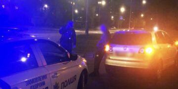 Без фар і з пошкодженим колесом: у Черкасах спіймали нетверезого водія
