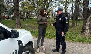 Безпека в родині та протидія домашньому насиллю: у Миколаєві поліцейський офіцер провів роз’яснювальну роботу з населенням » Миколаївський Оглядач