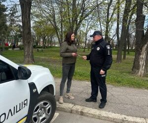 Безпека в родині та протидія домашньому насиллю: у Миколаєві поліцейський офіцер провів роз’яснювальну роботу з населенням » Миколаївський Оглядач