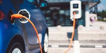 Електромобілі в Україні: найпопулярніші моделі березня 2026 та ціни | Автоновини |