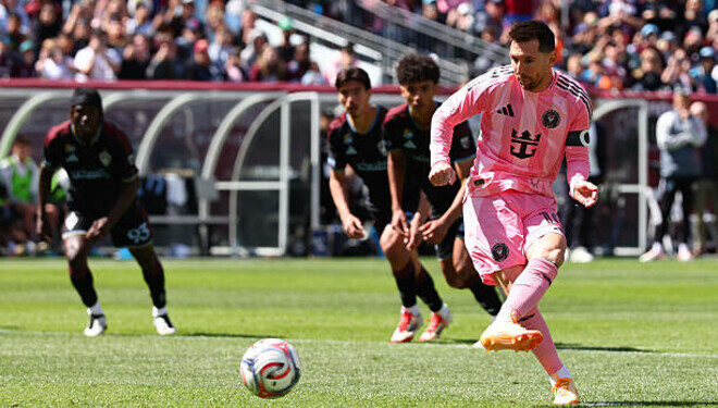 «Интер Майами» с дублем Месси вырвал победу у «Колорадо Рэпидс» в 8-м туре МЛС