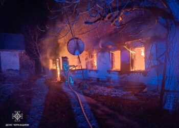 Коротке замикання спричинило пожежу: на Уманщині є постраждалий