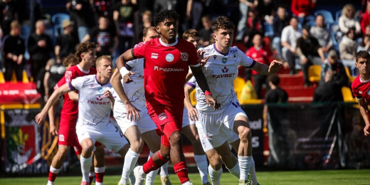 ЛНЗ здобув історичну перемогу над «Кривбасом» і продовжив рекордну клубну серію