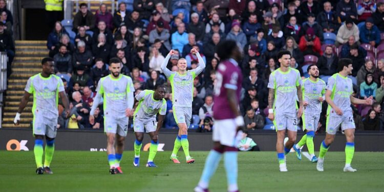 «Манчестер Сити» вернулся на вершину АПЛ после минимальной победы над «Бернли»