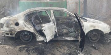 На Звенигородщині чоловік облив бензином будинок та авто колишньої дружини і підпалив їх