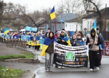 Напередодні Великодня у Смілі пройшла мирна хода на підтримку військовополонених та зниклих безвісти — Новости Черкасс