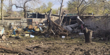 Нічний удар по Запоріжжюь 8 квітня, фото – у Космічному районі понад 400 м² засмічено уламками | Новости Запорожья