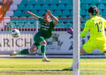 «Оболонь» та «Зоря» у суперрезультативному матчі продовжили свої безвиграшні серії