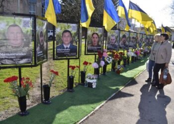 Перше жіноче обличчя: Алею Героїв у Звенигородці доповнили новими іменами
