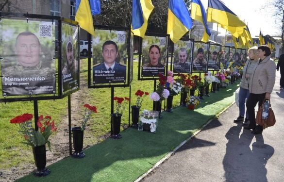 Перше жіноче обличчя: Алею Героїв у Звенигородці доповнили новими іменами