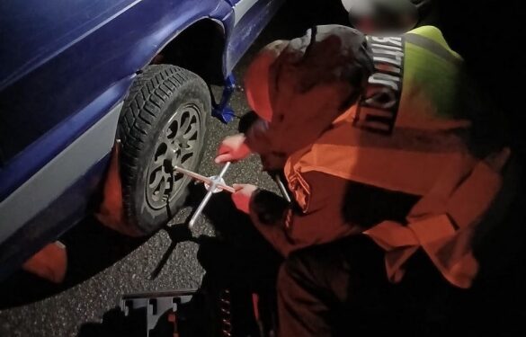 Поблизу Умані патрульні допомогли водієві в біді