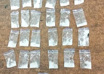 Рівнянку, яка замовляла поштою наркотики, і передавала їх через скриньки у супермаркетах, затримали поліцейські