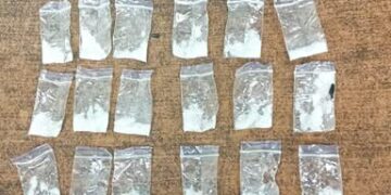 Рівнянку, яка замовляла поштою наркотики, і передавала їх через скриньки у супермаркетах, затримали поліцейські