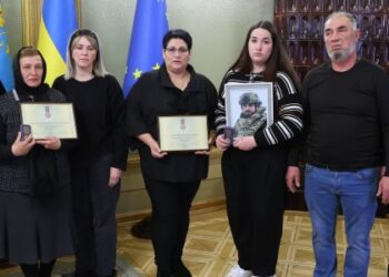 Родинам загиблих поліцейських з Львівщини вручили відзнаки Президента