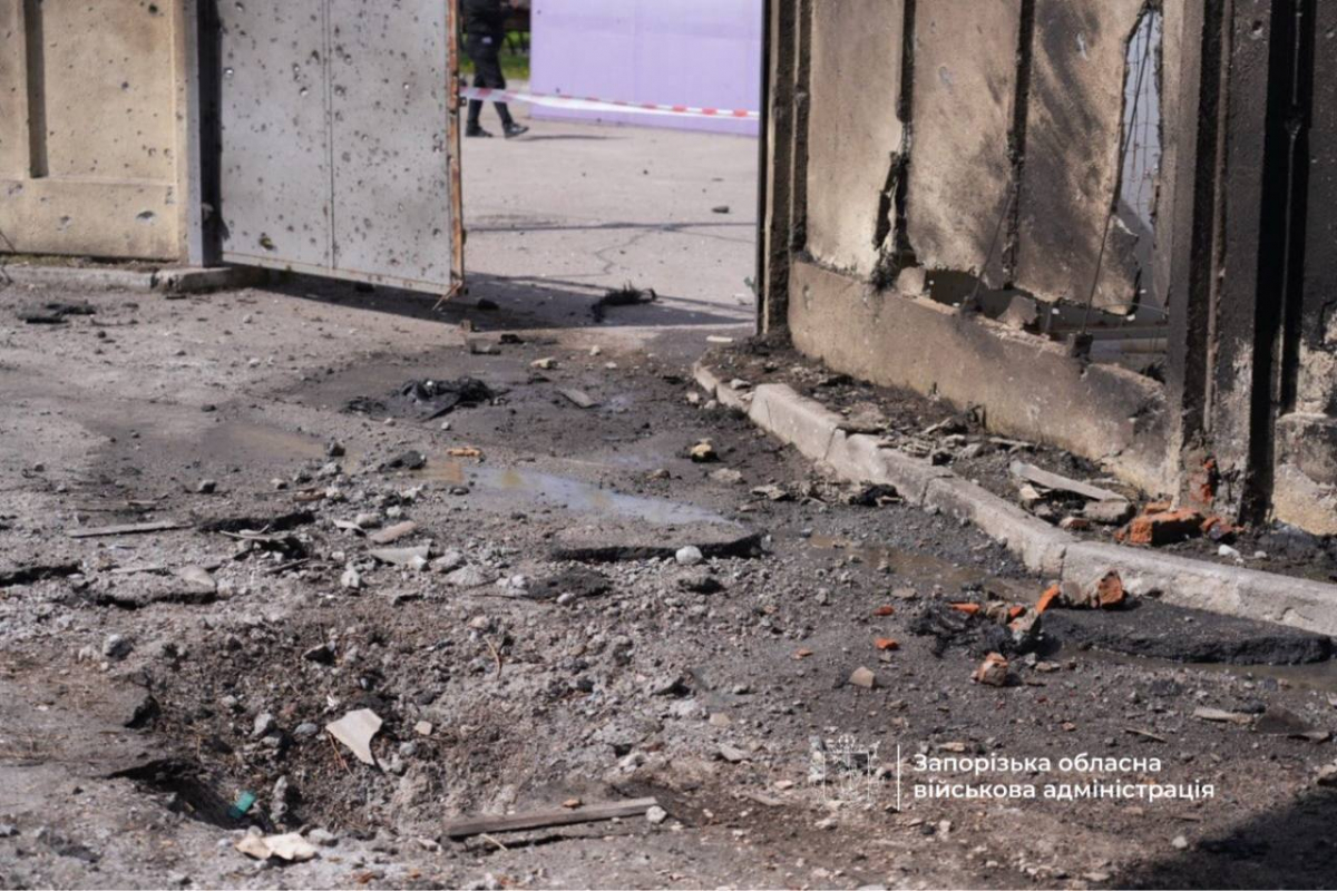 Ударили «шахедом» по соціальному центру: у Запоріжжі поранено дитину — що розповіли свідки (фото, відео)