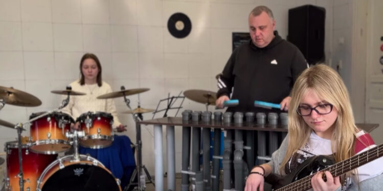 Трубофон з каналізаційних труб. Як зʼявився у Полтаві – ПОЛТАВА СЬОГОДНІ