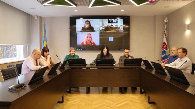 У Черкасах обговорили впровадження системи профорієнтації для школярів у межах проєкту DECIDE — Новости Черкасс