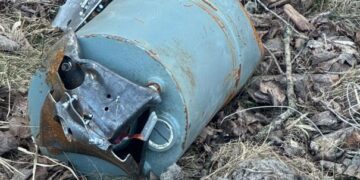 У Києві біля Подільсько-Воскресенського мосту знайшли бойову частину ворожого дрона