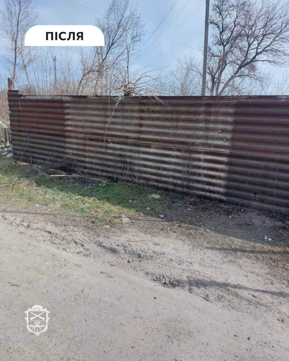 Відреагували на звернення в соцмережі: у Запоріжжі прибрали незаконну рекламу та вивіски (фото)