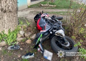 В Умані в ДТП із мікроавтобусом тяжко травмувався 15-річний мотоцикліст