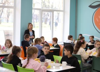 В Умані відкрили оновлену їдальню в одному із освітніх закладів