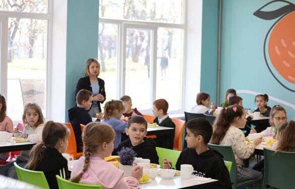 В Умані відкрили оновлену їдальню в одному із освітніх закладів