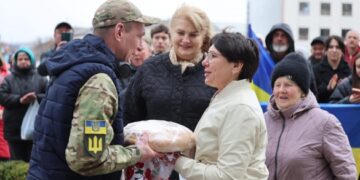 В Умані зустріли військового після трьох років неволі