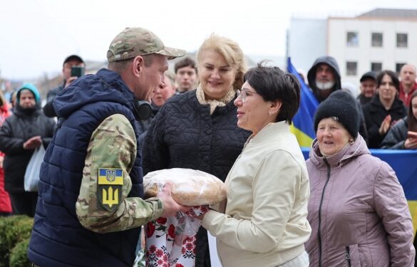 В Умані зустріли військового після трьох років неволі