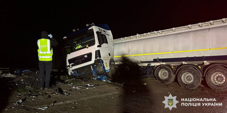 Водійка загинула на місці: деталі потрійної аварії у Галичі (ФОТО)