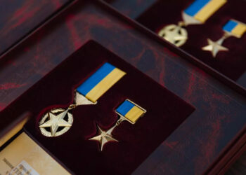 Запорізька журналістка Олександра Давиденко Вирва стала першою жінкою Нацгвардії зі званням Героя України | Новости Запорожья