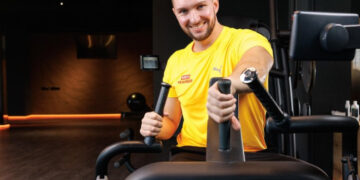 «Знайти себе після фронту — це і є результат»: ветеран Артем Жицький про реабілітацію військових після служби