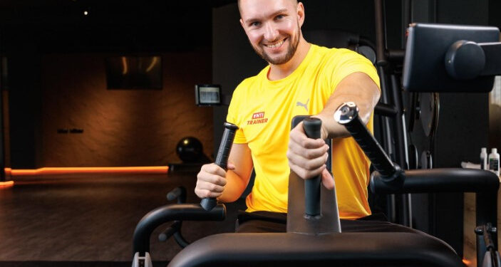 «Знайти себе після фронту — це і є результат»: ветеран Артем Жицький про реабілітацію військових після служби