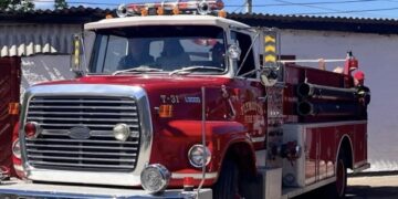 На Уманщині пожежникам передали спецавтомобіль зі США