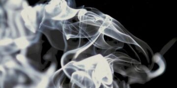 У Львові 22-річна дівчина потрапила до лікарні через чадний газ