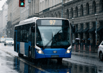 97 автобус едет по киеву