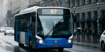 97 автобус едет по киеву