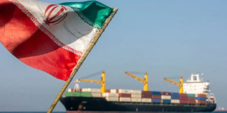 Иран расширяет переговоры о продаже нефти в Азии, но спрос остается осторожным