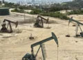 Нефть немного подешевела на фоне оживления поставок через Ормузский пролив