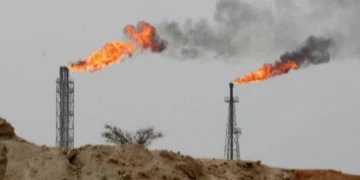 Нефть снизилась до 75,3 доллара за баррель на фоне новостей вокруг Ормузского пролива