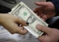 Долар уперше перевищив 45 гривень: НБУ оновив курси валют на 6 жовтня – Економіка