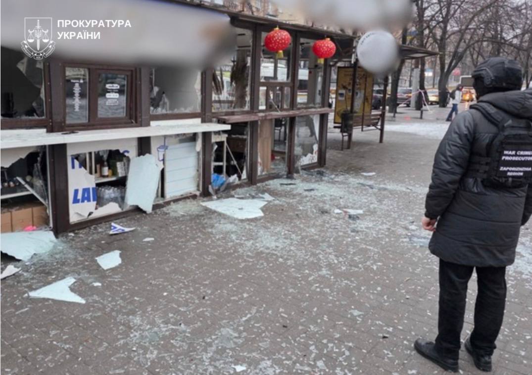 Масована атака на Запоріжжя: били дронами, КАБами та ракетами по будинках та торгових центрах - ситуація на ранок (фото, відео)